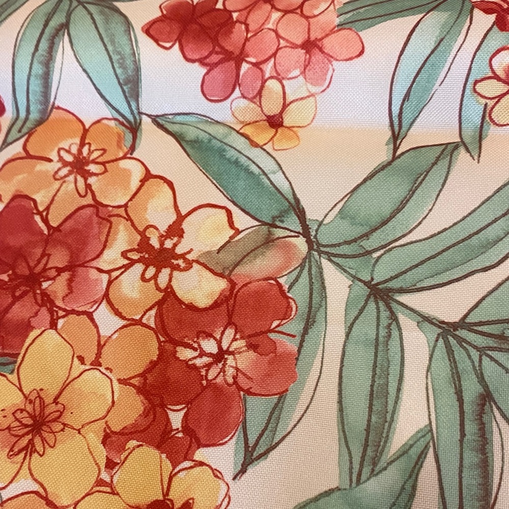 Floral Print Rectangular Table Cloth. - Picture 6 of 6